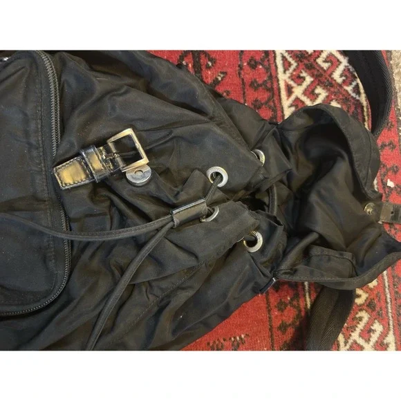 PRADA BLACK VINTAGE TESSUTO NYLON TRIANGLE LOGO BACKPACK